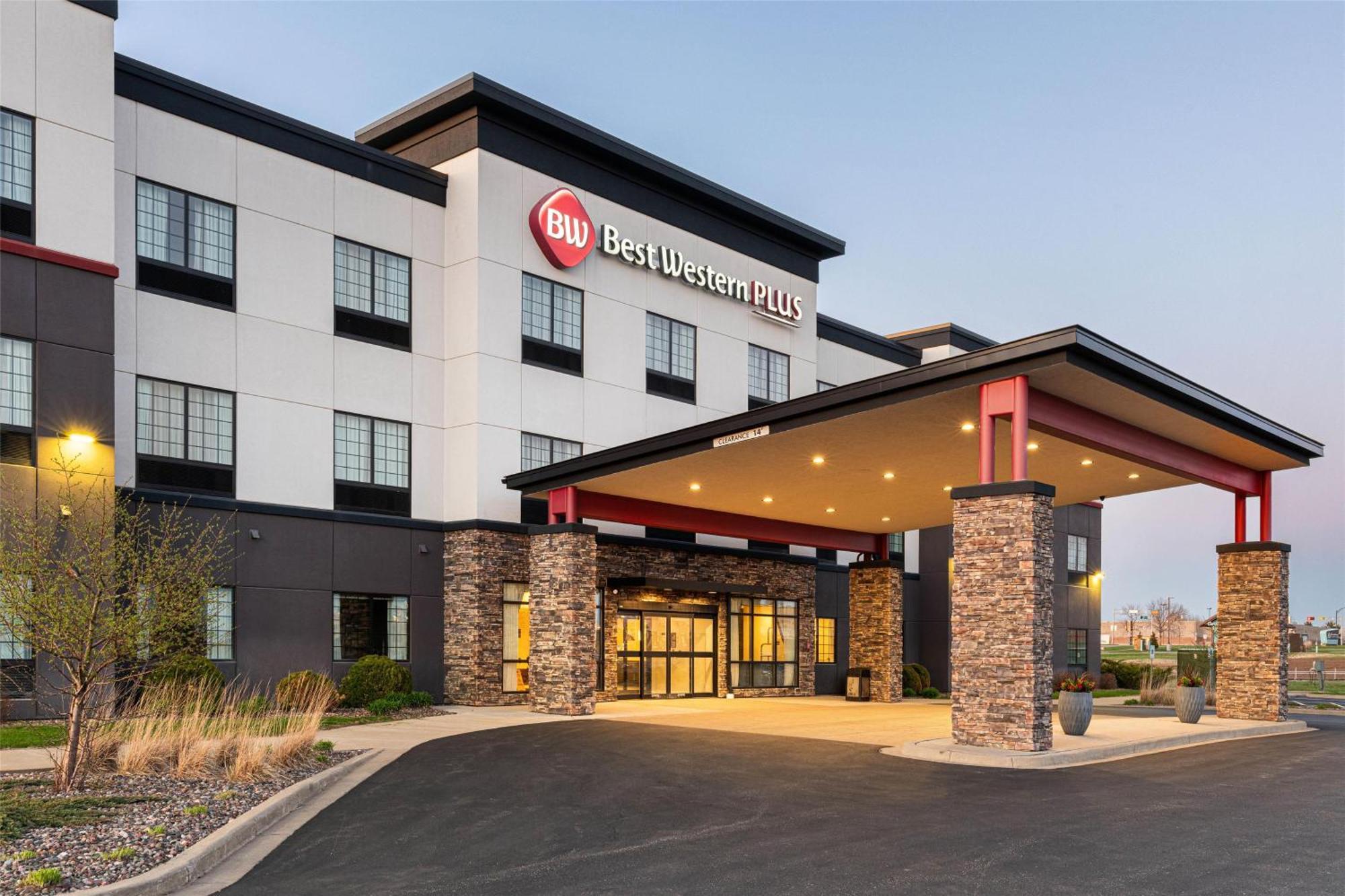 Best Western Plus New Richmond Inn & Suites Buitenkant foto